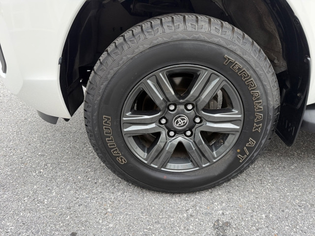 Bild 13: Toyota Hilux DK Active 2,4D