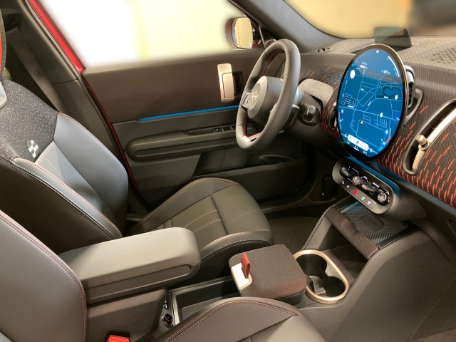 Bild 13: Mini MINI Countryman SE ALL4 U25 XE2