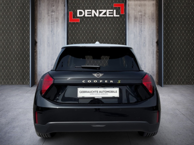 Bild 10: Mini Cooper SE J01 HC0