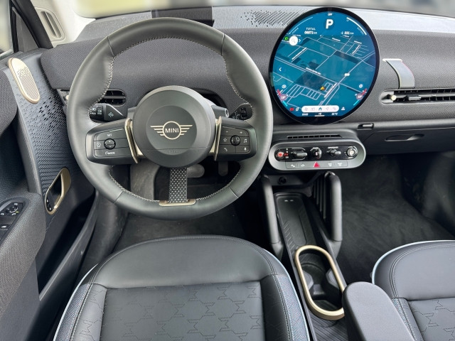 Bild 6: Mini Cooper SE J01 HC0
