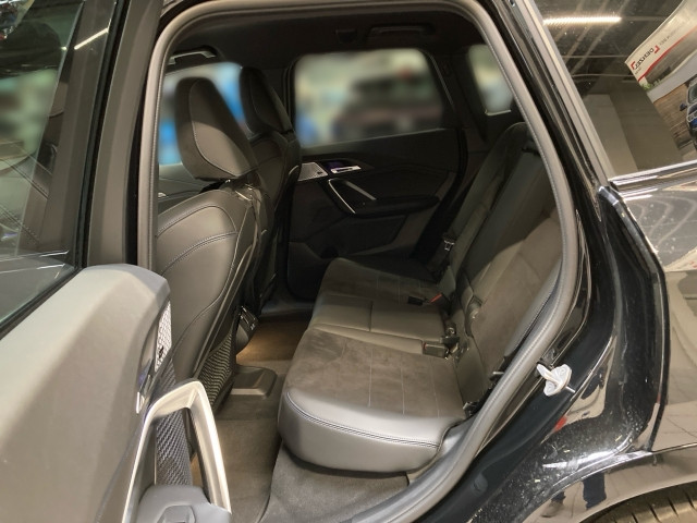 Bild 8: BMW iX1 xDrive30 U11 XE2