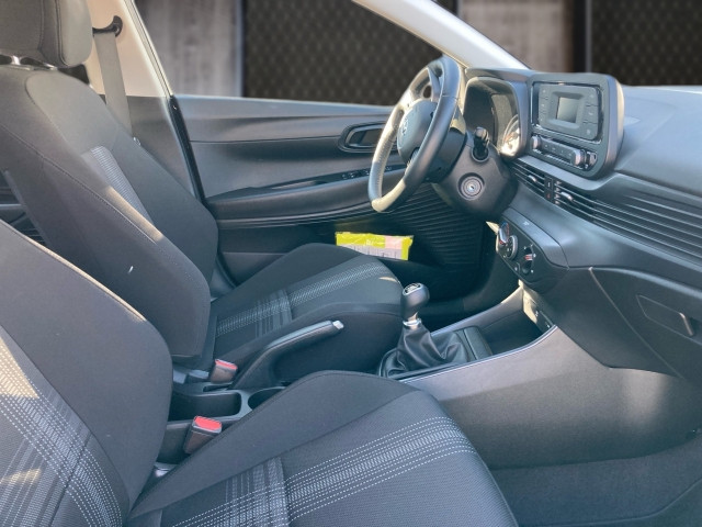 Bild 9: Hyundai Bayon i-Line 1,2 MPI