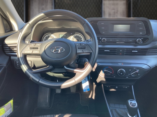 Bild 10: Hyundai Bayon i-Line 1,2 MPI