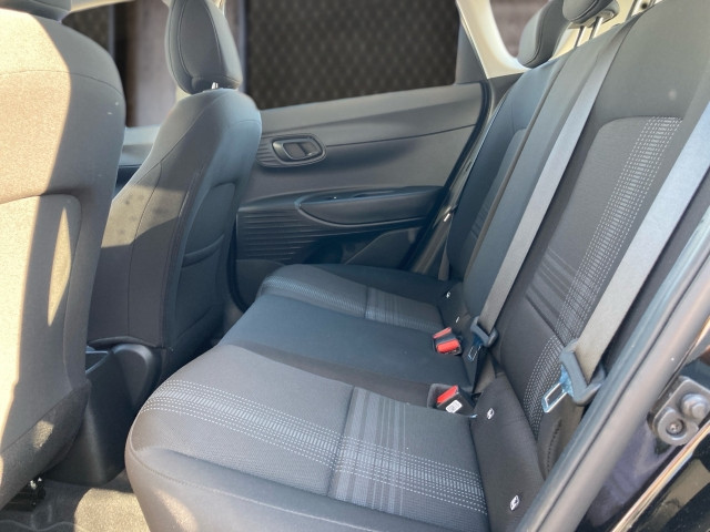 Bild 12: Hyundai Bayon i-Line 1,2 MPI