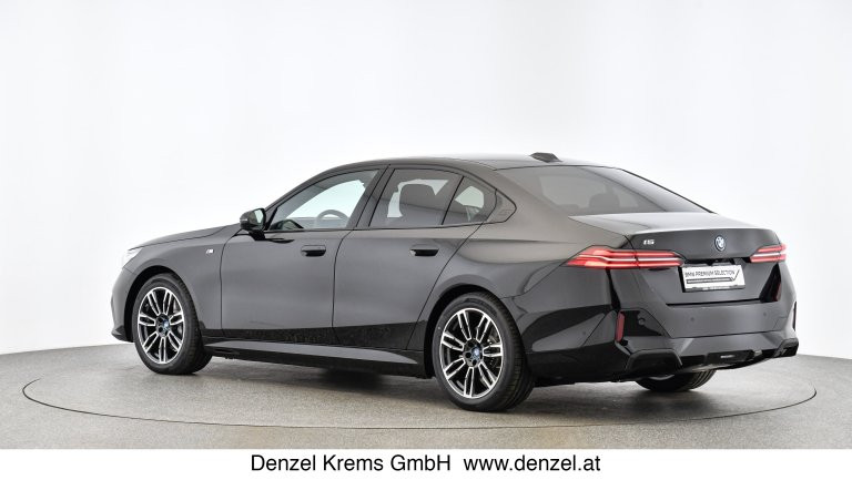 Bild 1: BMW i5 xDrive40 Limousine G60 XE2