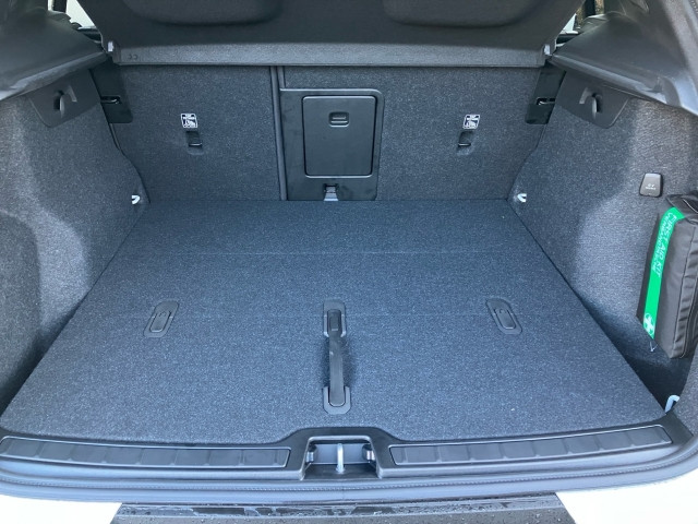 Bild 9: VOLVO PKW XC40 Plus, B3 Mild Hybrid, Benzin, Dark