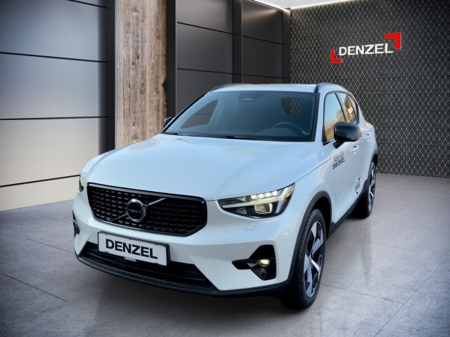 Bild 1: VOLVO PKW XC40 Plus, B3 Mild Hybrid, Benzin, Dark