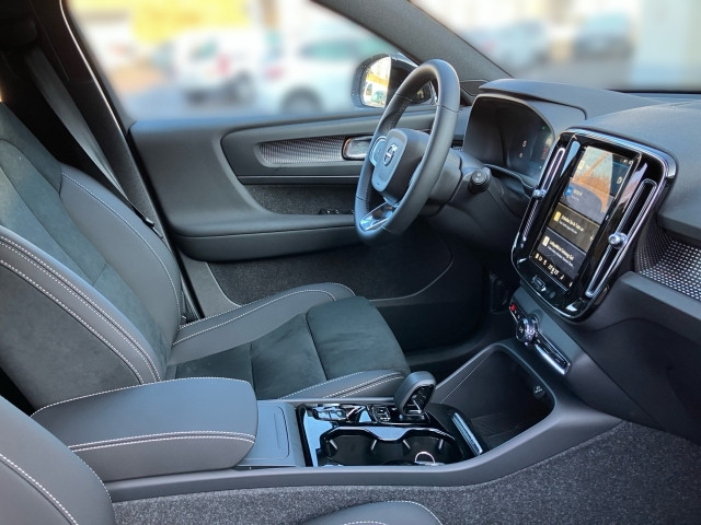 Bild 5: VOLVO PKW XC40 Plus, B3 Mild Hybrid, Benzin, Dark