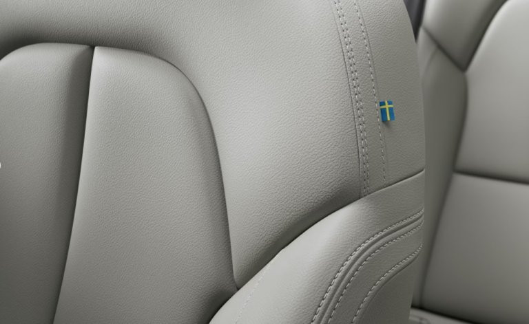 Bild 5: VOLVO PKW XC40 B4 Mild Hybrid Ultra Dark