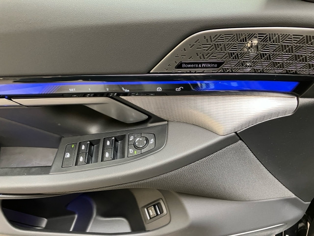 Bild 12: BMW i5 M60 xDrive Limousine G60