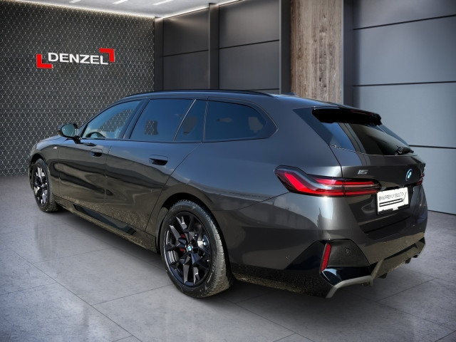 Bild 2: BMW i5 eDrive40 Touring G61