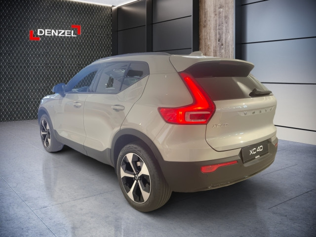 Bild 1: VOLVO PKW XC40 Plus, B3 Mild Hybrid, Benzin, Dark