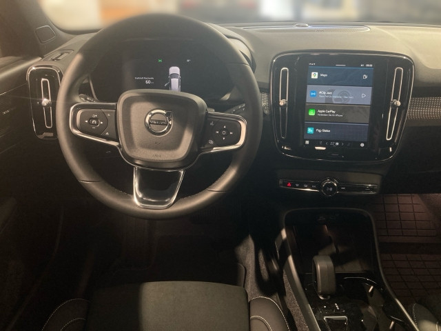 Bild 4: VOLVO PKW XC40 Plus, B3 Mild Hybrid, Benzin, Dark