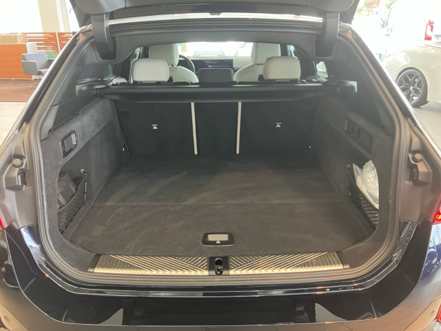 Bild 9: BMW i5 eDrive40 Touring G61