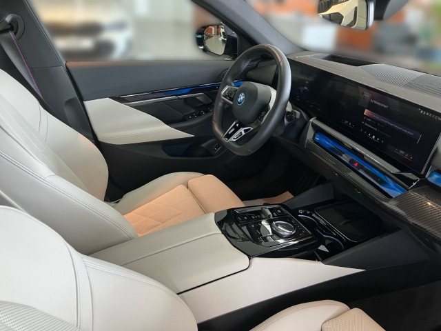 Bild 5: BMW i5 eDrive40 Touring G61