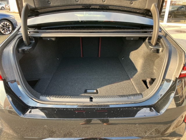 Bild 9: BMW i5 M60 xDrive Limousine G60