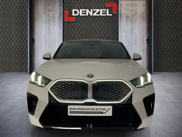 Bild 2: BMW iX2 eDrive20 U10 HB0