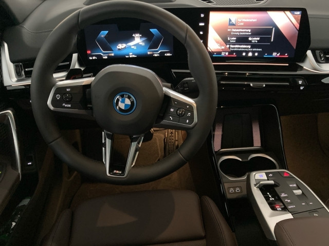 Bild 6: BMW iX2 eDrive20 U10 HB0