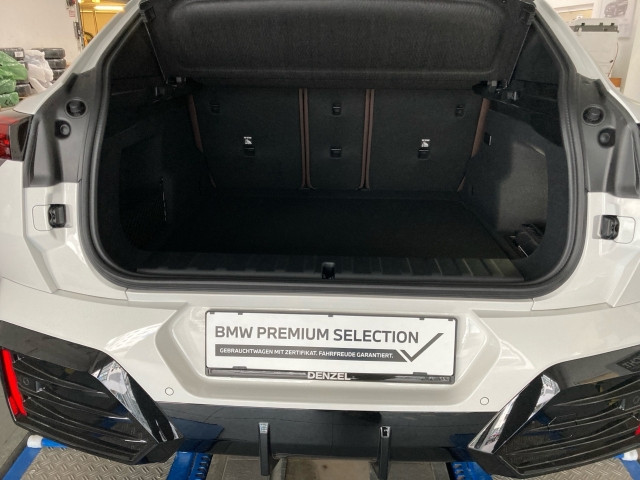 Bild 8: BMW iX2 eDrive20 U10 HB0