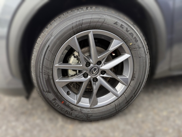 Bild 4: Lexus LBX Hybrid 136PS 2WD + Komfort Paket