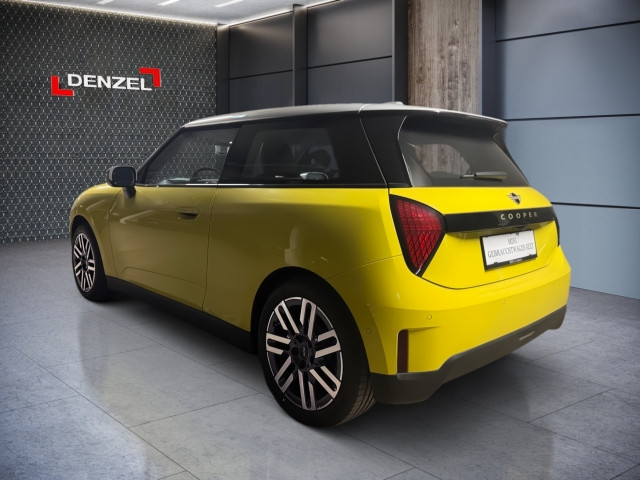 Bild 2: Mini Cooper E J01 HC0