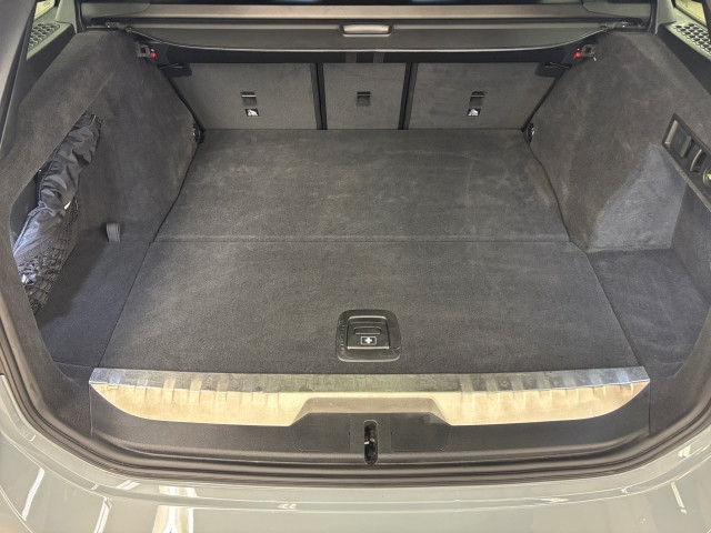 Bild 9: BMW 330e xDrive Touring G51