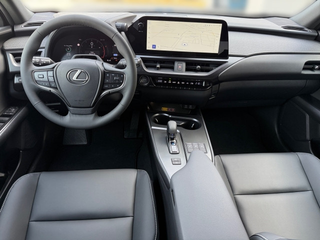 Bild 6: Lexus UX 300h F-Sport Design