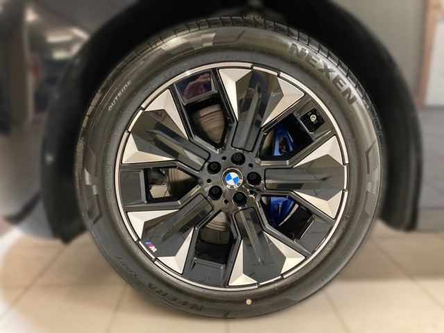 Bild 8: BMW PKW i-Serie iX xDrive45