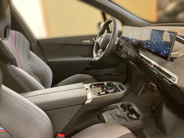 Bild 12: BMW PKW i-Serie iX xDrive45