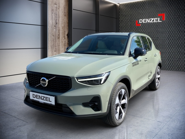 Bild 1: VOLVO PKW XC40 Plus, B3 Mild Hybrid, Benzin, Dark