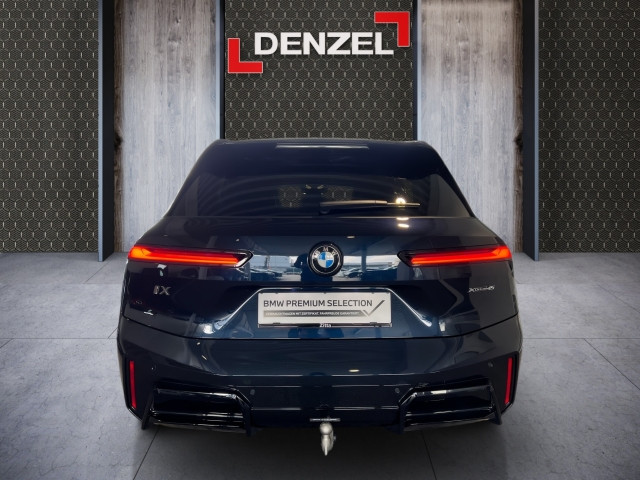 Bild 10: BMW PKW i-Serie iX xDrive45