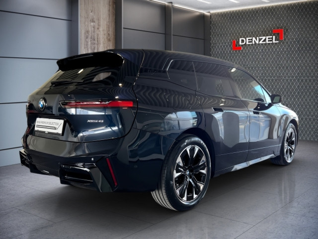 Bild 3: BMW PKW i-Serie iX xDrive45