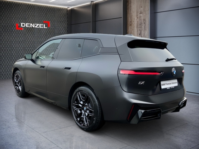 Bild 10: BMW PKW i-Serie iX xDrive45