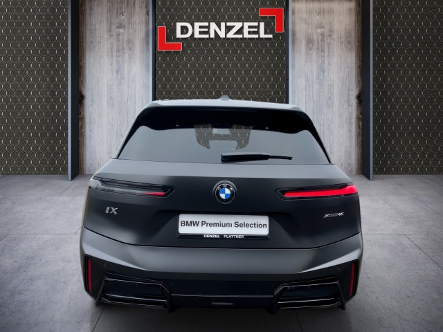 Bild 12: BMW PKW i-Serie iX xDrive45