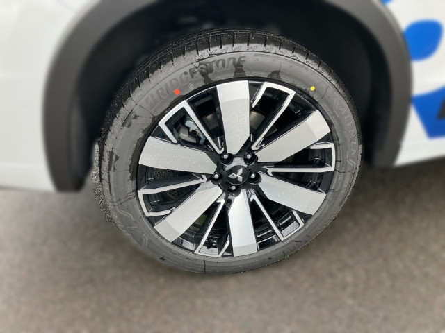 Bild 4: Mitsubishi Outlander PHEV 2,4 4WD Diamond 2-tone Leder