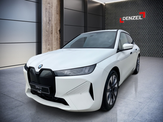 Bild 1: BMW PKW i-Serie iX xDrive45