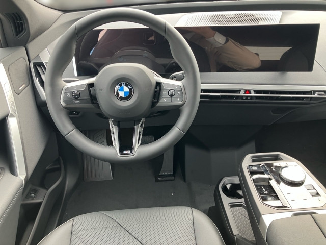 Bild 6: BMW PKW i-Serie iX xDrive45
