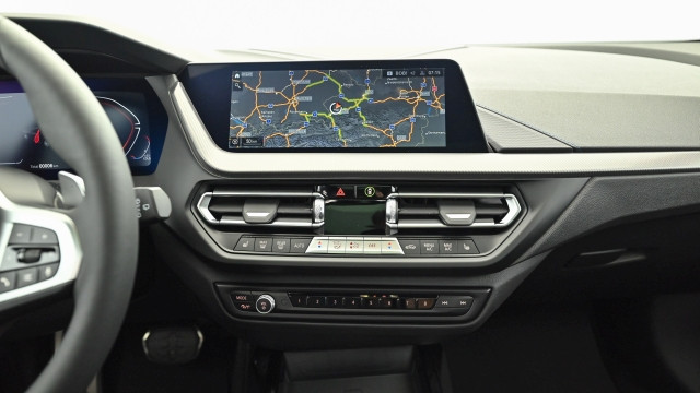 Bild 10: BMW 120d xDrive 5-Türer F40