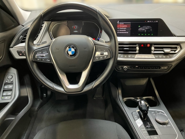 Bild 6: BMW 118d 5-Türer F40
