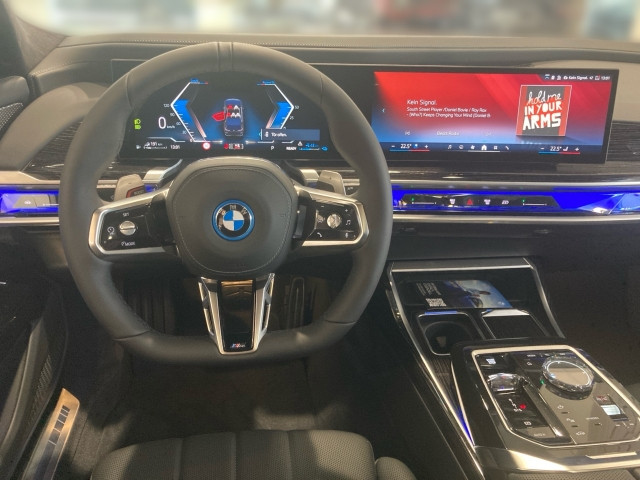 Bild 9: BMW 750e xDrive Limousine G70 XB1