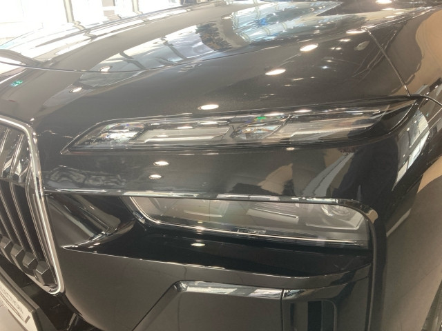 Bild 7: BMW 750e xDrive Limousine G70 XB1