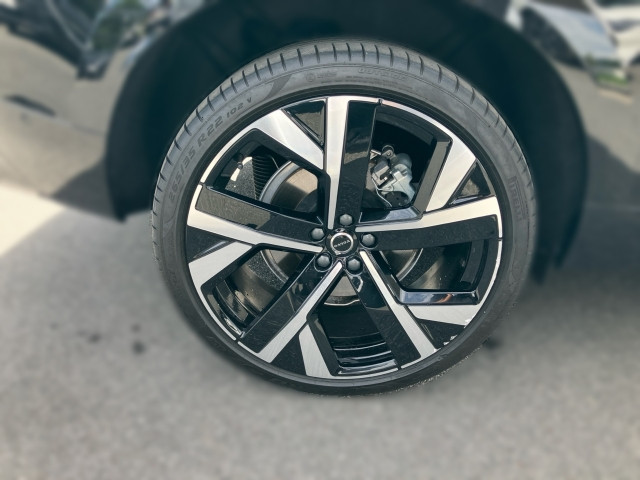 Bild 4: VOLVO PKW XC60 T6 AWD Plug-In Ultra Dark