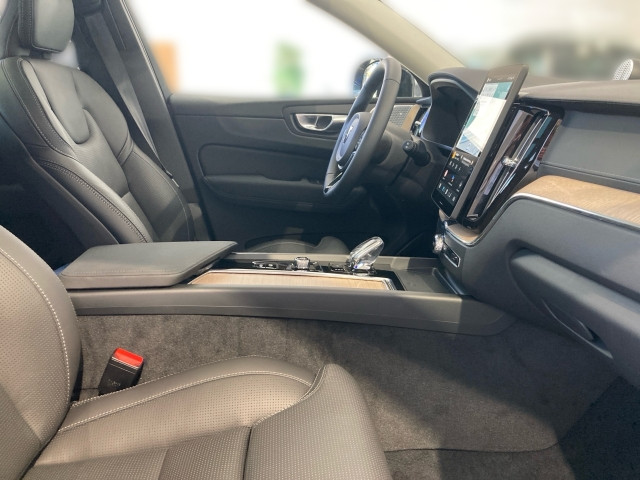 Bild 6: VOLVO PKW XC60 Ultra, T6 AWD Plug-in Hybrid, Elektrisch/Benzin, Dark