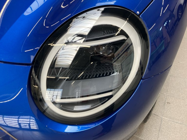 Bild 11: Mini Cooper SE J01