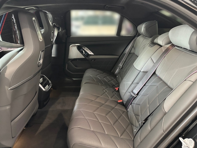 Bild 10: BMW 750e xDrive Limousine G70 XB1