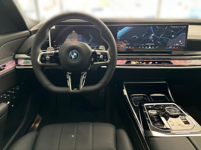 Bild 8: BMW 750e xDrive Limousine G70 XB1