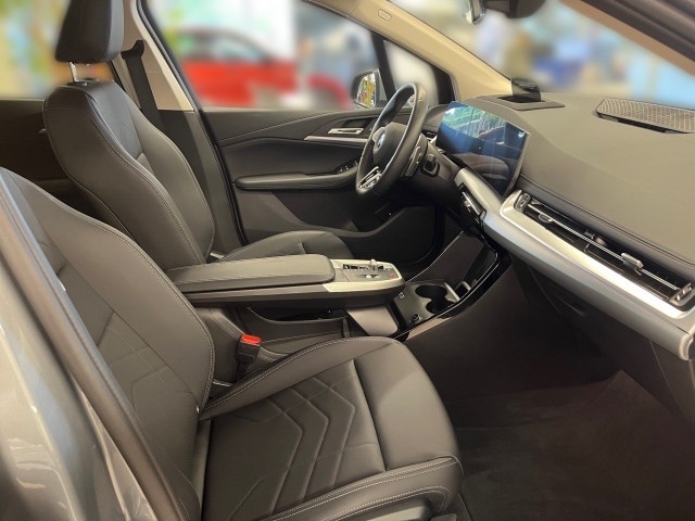 Bild 5: BMW 218d Active Tour B47