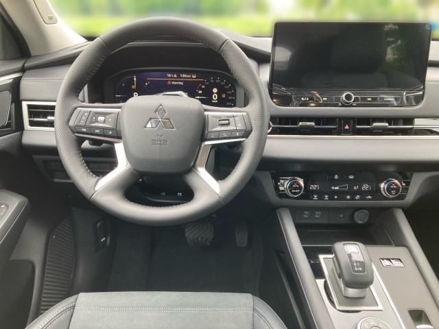 Bild 6: Mitsubishi Outlander PHEV 2,4 4WD Intense AT 25