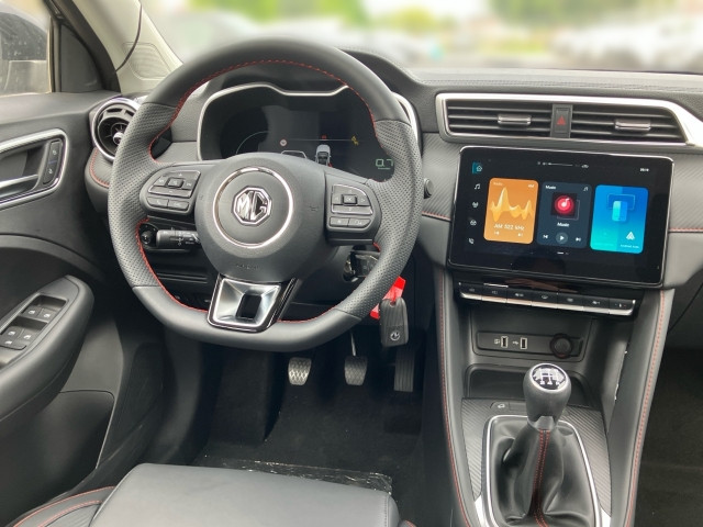 Bild 6: MG ZS 1,5 Luxury