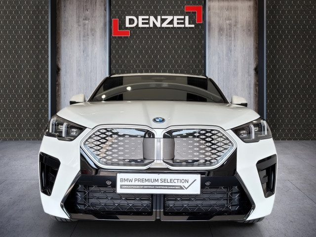 Bild 2: BMW iX2 xDrive30 U10 XE2